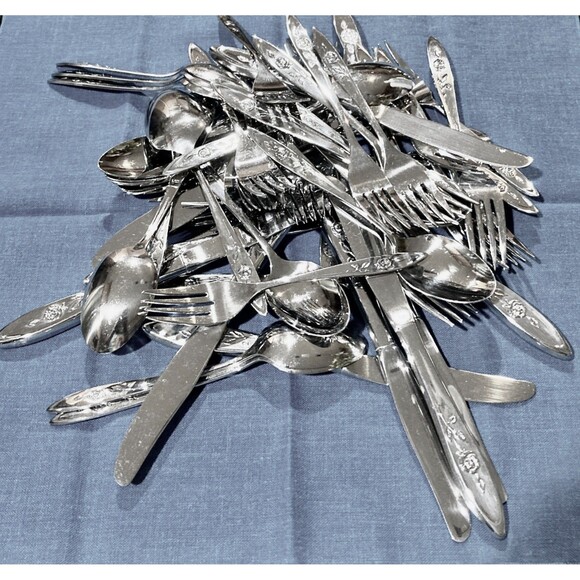 65 Piece Set Oneida Stainless 5-Pc Place Settings for 12 My Rose Pattern - Picture 14 of 16